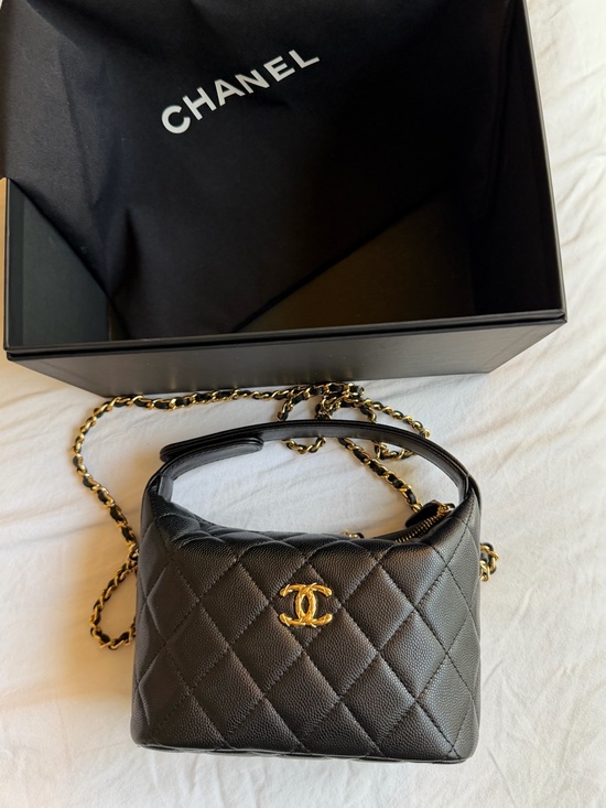 CHANEL Handbags - Chanel Crossbody